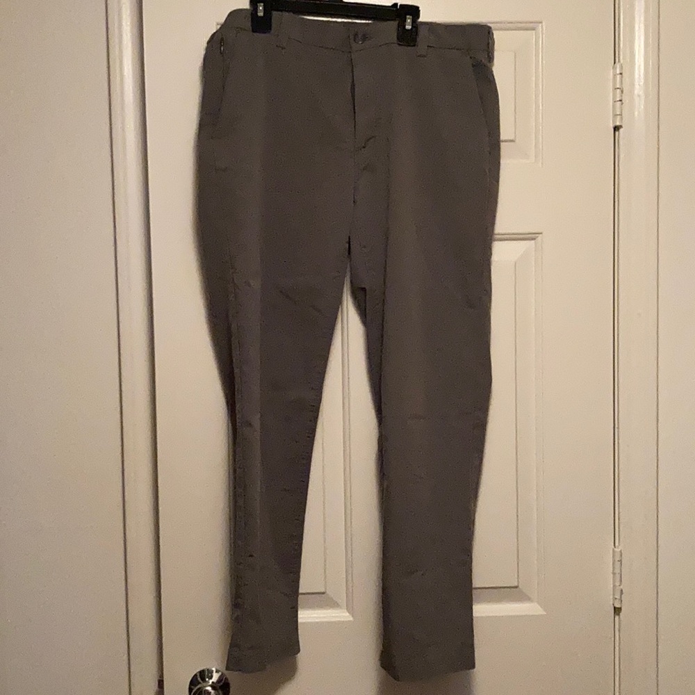 Men Van Heusen Gray Traveler Pants 32x30 Straight
